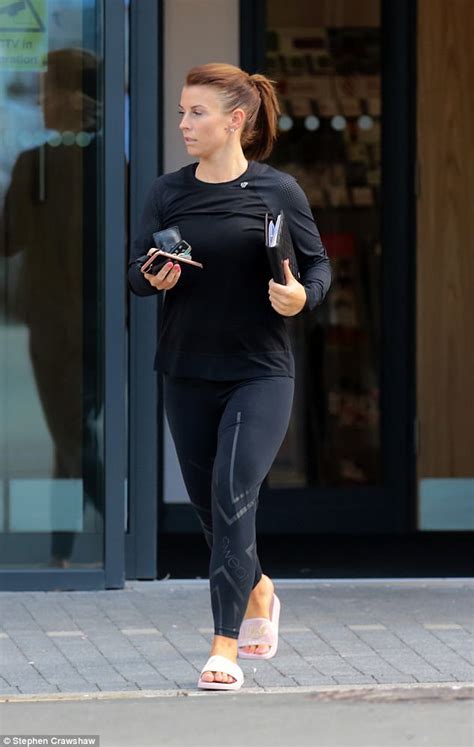 Coleen Rooney Shows Off Toned Figure In Sportswear Daily Mail Online