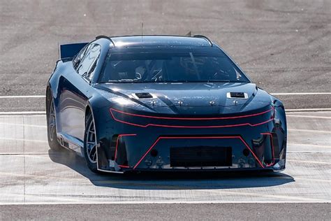 Phoenix Test Offers Closer Look At Nascar Cups Gen 7 Car For 2021