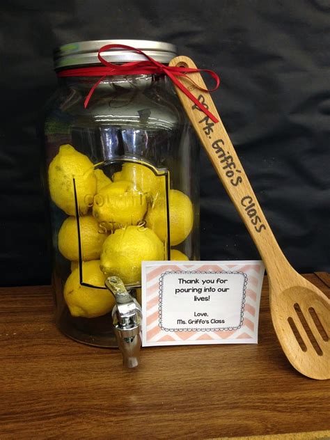 You can make whatever you want! End of the Year Parent Gift (Apples and ABC's) | Room mom ...