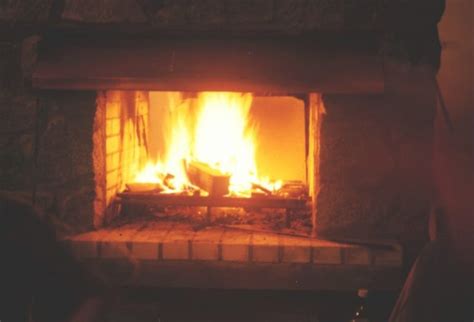 The Cozy Fire Mulubinba Lodge