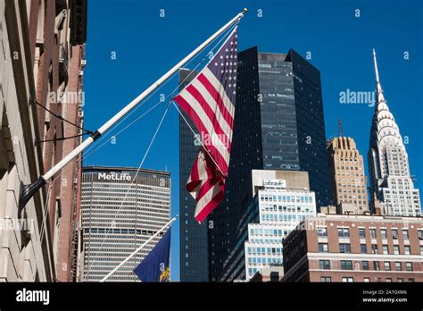 American Flag Skyscrapers Hi Res Stock Photography And Images Alamy