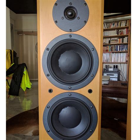 Dynaudio Focus 220 Floorstanding Speakers Audio Soundbars Speakers