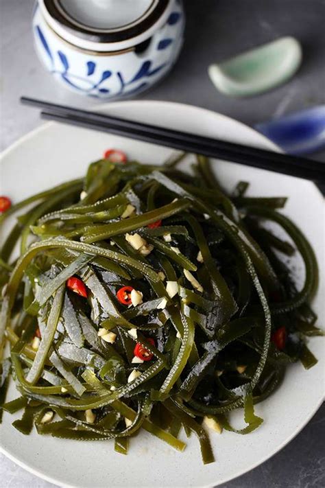 Chinese Style Seaweed Salad凉拌海带丝） A Daily Food