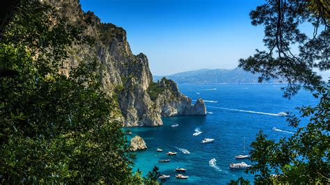 Bay On An Island Of Capri Italy Backiee