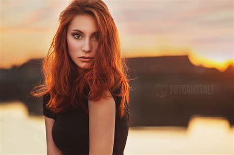 Baggrunde ansigt Kvinder rødhåret model portræt Næse ringe langt hår fotografering