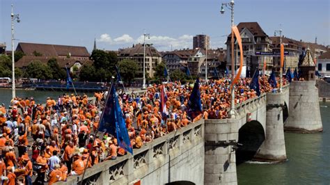 Op het ek moeten we nog wachten tot komende zomer. Kippenvelmoment Oranje tijdens de EK's: de winst op West ...