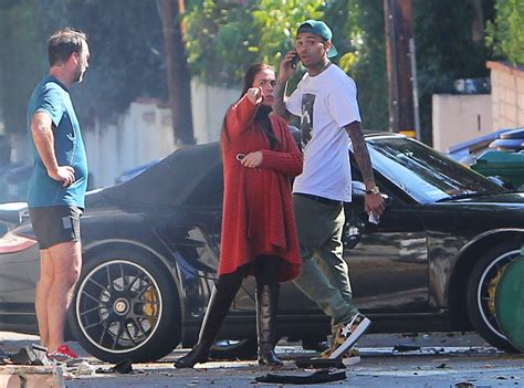Chris Brown Totals Car Trying To Elude Paparazzi E Online