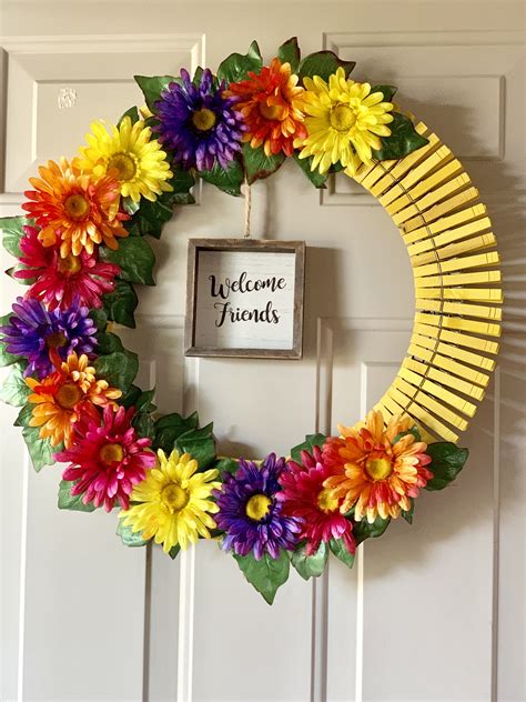 Pin By Leila Martinez Harlan On Clothespin Wreaths Wreath Crafts