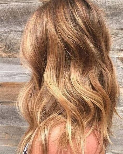 25 honey blonde haircolor ideas that are just beautiful in 2020 honey blonde hair color honey
