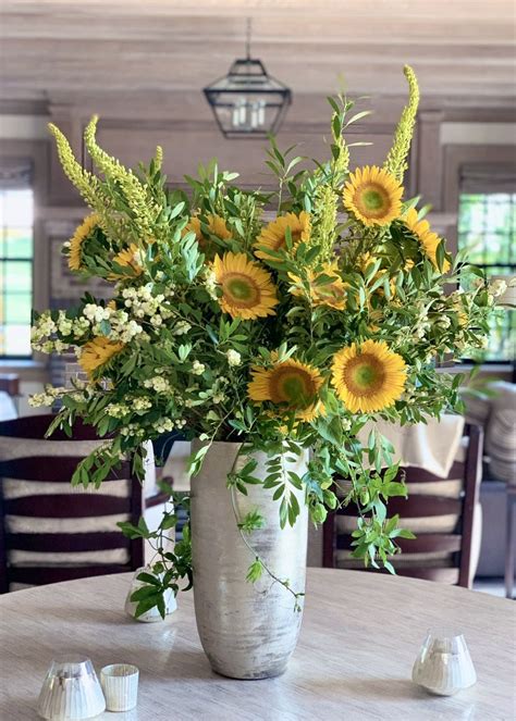 Bright Sunflower Arrangement Flower Vase Arrangements Fresh Flowers