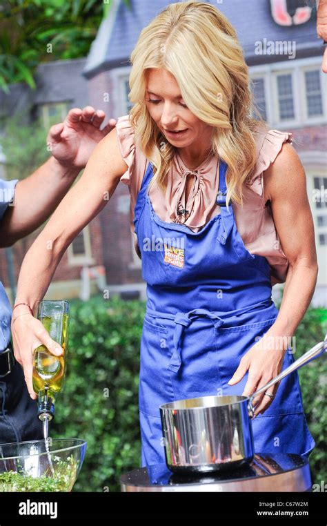 Kelly Ripa Hosts Live With Regis And Kelly Taping Out And About For