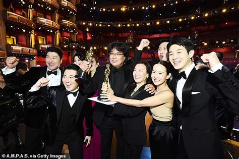 oscars 2020 parasite wins best picture in historic moment daily mail online