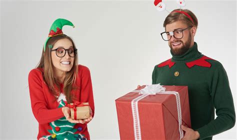 Gift ideas for secret santa $20. Best Secret Santa Gift Ideas Under $20 for Co-Workers