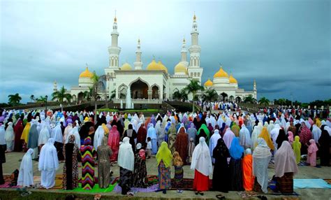 Eid 2016 Images Muslims Across The World Celebrate Eid Ul Fitr Today
