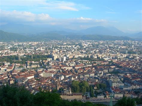 Grenoble Dans Le Département De Lisère Vue Sur La Ville Flickr