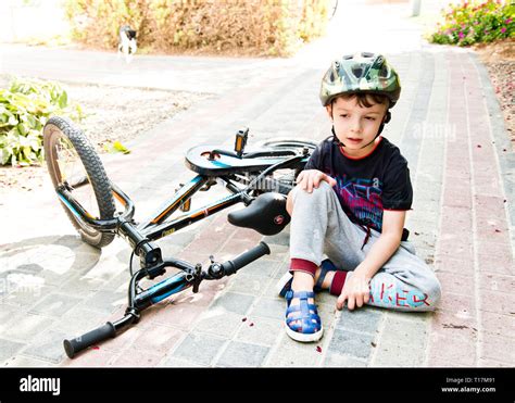 Bike Accident Boy Hi Res Stock Photography And Images Alamy