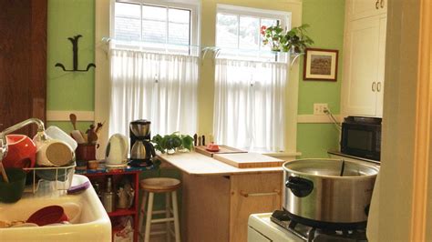 Home Makeover See What This Cramped Kitchen Looks Like After A Massive