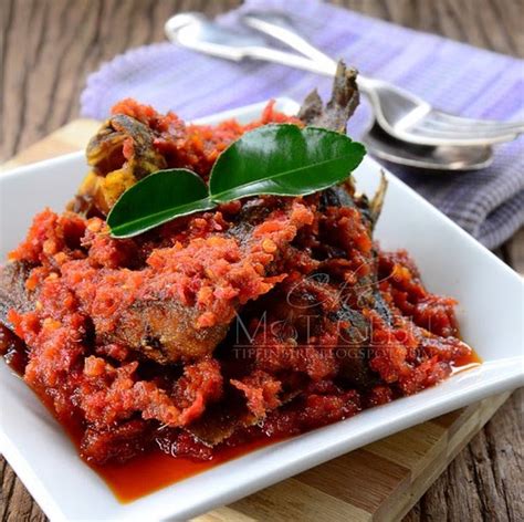 Cuma tahan pedas dengan tak je lah. IKAN KELI SAMBAL TOMATO... - Dapur Tanpa Sempadan...