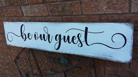 20 Funny Guest Room Signs