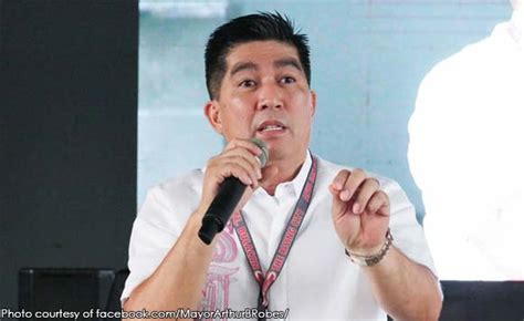 Mayor Arthur Robes Is Giving Us Major Hair Envy Politiko Central Luzon