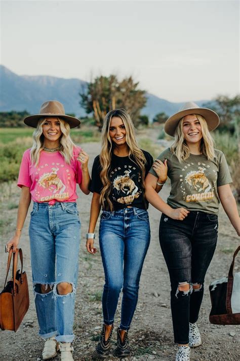 Be Your Own Kind Of Cowgirl In 2021 Country Chic Outfits Western