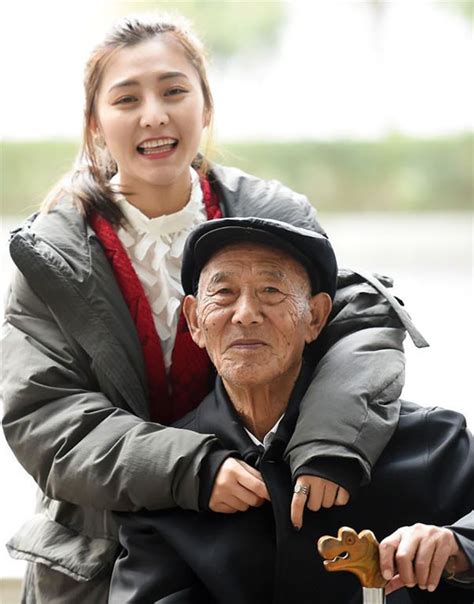 Woman Fulfills Sick Grandfathers Wish In The Most Precious Way