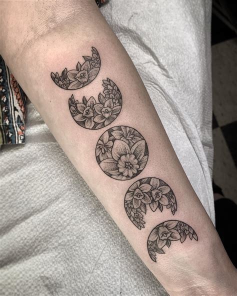 Awesome Moon Phases Tattoo Ideas For Men Women In