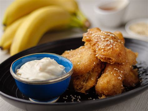 How To Make Banana Fritters With Brandy Sauce
