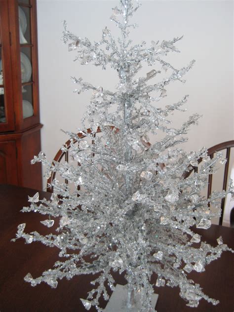 Crystal Tree On Dining Room Table Enfeites De Natal Diy Natal Diy
