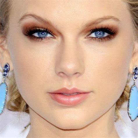 Taylor Swift Makeup Brown Eyeshadow And Pink Lipstick Taylor Swift