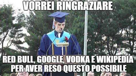 Quando si esce con il proprio gruppo di amici, con persone appena conosciute o quando si festeggia in famiglia si desidera sempre fare una bella figura. Spiritose Frasi Laurea Divertenti