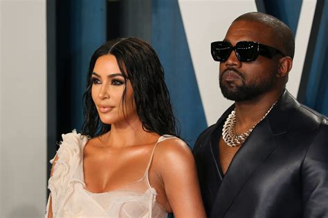 Kim Kardashian And Kanye West Are Discussing Divorce Latest Breaking News
