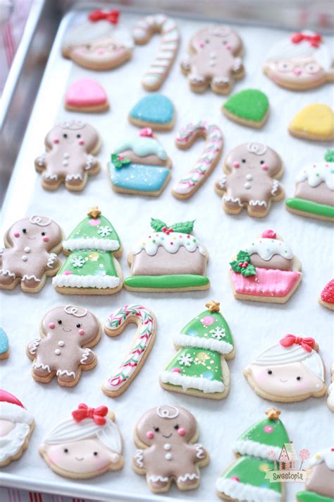 See more ideas about cookie icing, cookie decorating, christmas baking. Simple Mini Christmas Cookies Decorated with Royal Icing ...