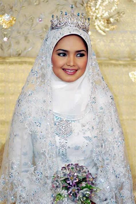 Resepsi pernikahan adam maswani di kota bahru kelantan. 115+ Muslim Bridal Wedding Dresses with Sleeves & Hijab ...