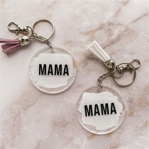 Personalized Mom Keychain D3b