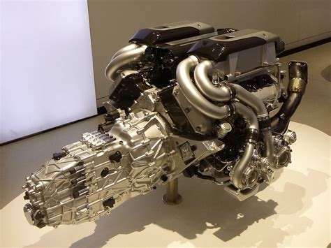 Chris harris in the bugatti chiron: Watch Bugatti and Koenigsegg attempt record speed runs ...