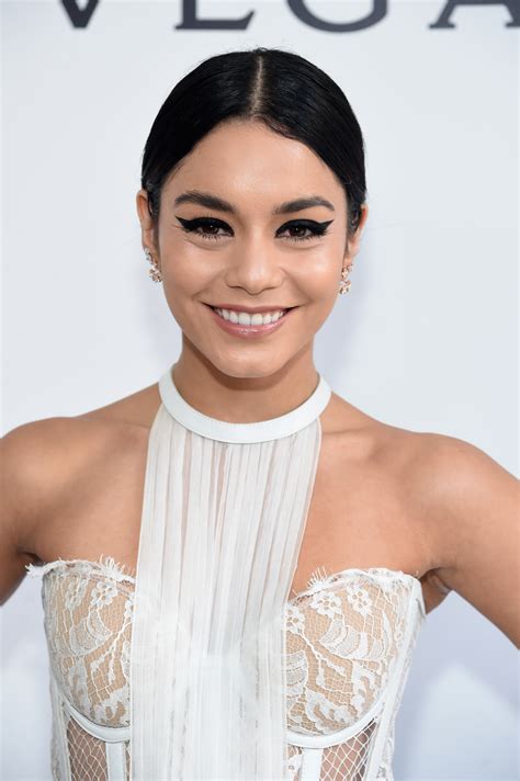 I'm soo excited to bring @weareknowbeauty into the world in partnership with @madisonbeer and @drkarenk. La actriz Vanessa Hudgens asistio a la fiesta hecha por la ...