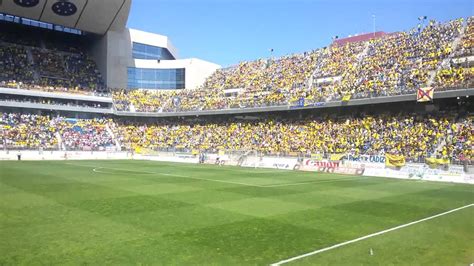 Fundado en 1910 @cadiz_cffem @cadiz_cfcantera @cadiz_cfen @cadiz_cfjp ع @cadiz_cfarab. Ambientazo en Carranza / Afición del Cádiz CF - YouTube