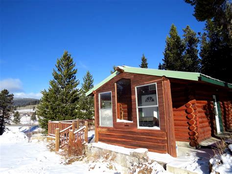 If you like a more rustic experience, the collection also has the best log cabins in yellowstone national park. Yellowstone National Park Cabin Rental