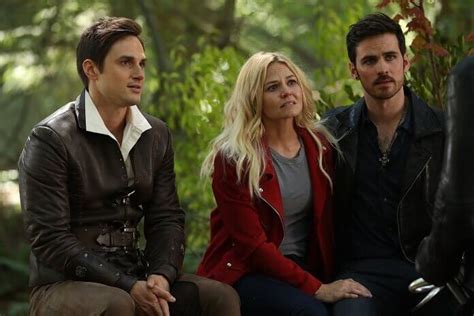 Once Upon A Time Season 7 Episode 2 Photos Emma Reunites With Hook