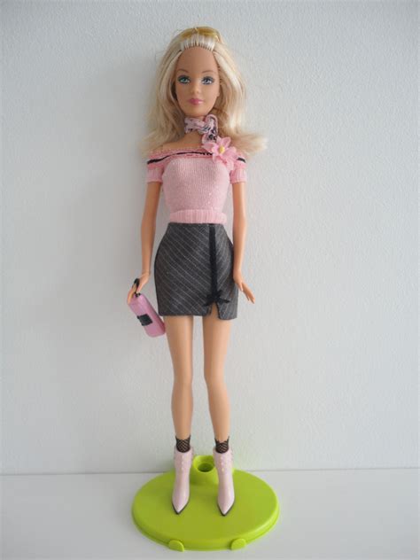 Barbie Fashion Fever Barbie Bd2004 H0660
