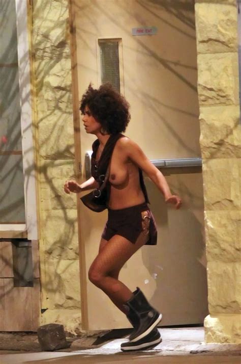 Halle Berry Topless Photos Video Thefappening