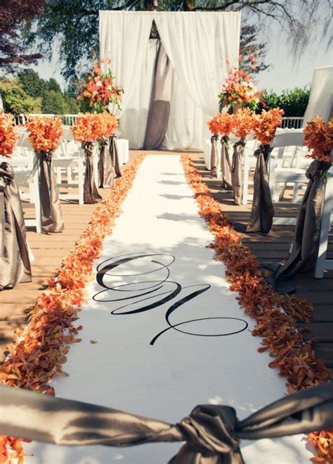 16 Awesome Outside Fall Wedding Ideas