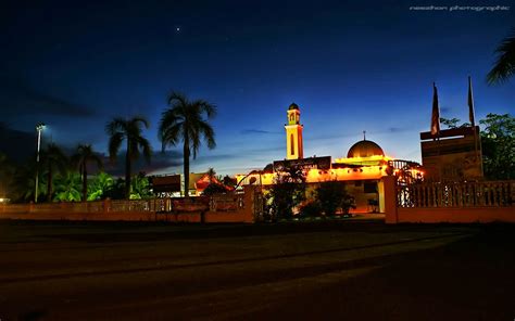 Terengganu kuala terengganu, marang, kuala nerus. Foto Masjid sekitar Kuala Terengganu - Unikversiti