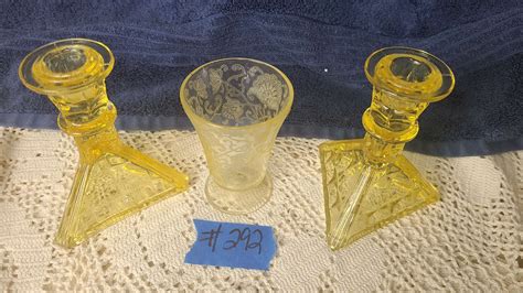 Lot 292 Florentine 2 Yellow Depression Glass 4 Footed Tumbler By