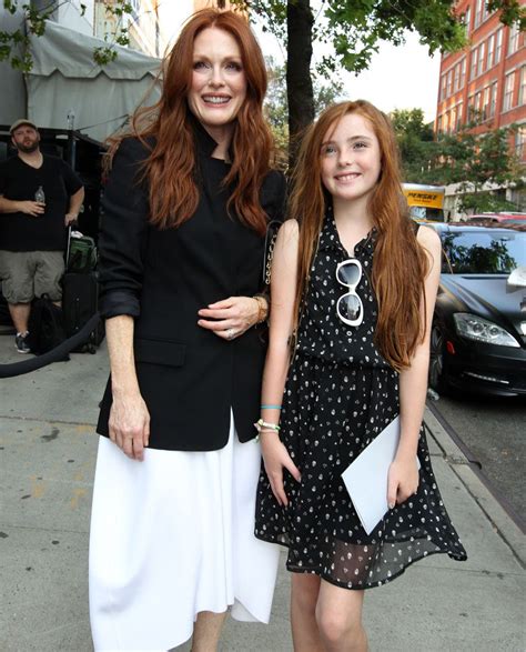 Julianne Moore Daughter Photos Julianne Moore And Her Daughter Could