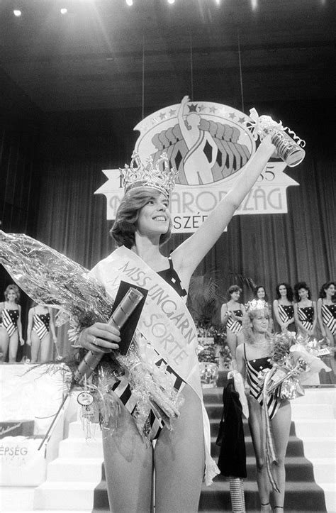 Bondor csilla képzőművészet boór bernadett hilda építőművészet. Öngyilkosság, börtön, korai halál Molnár Csilla ...