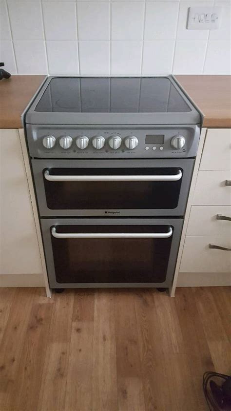 Hotpoint Dsc60s Electric Double Oven Cooker In Peterborough