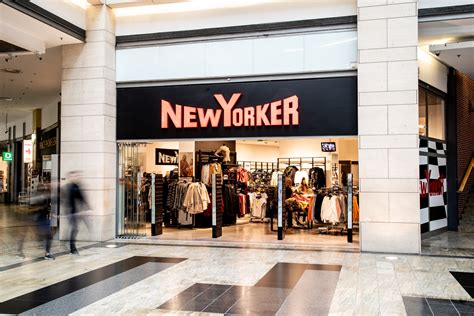Köztéri parkolás országosan, automatikus helymeghatározással, alacsony kényelmi díjjal. Westend || New Yorker