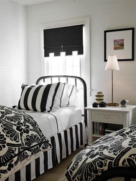 15 Black And White Bedrooms Hgtv